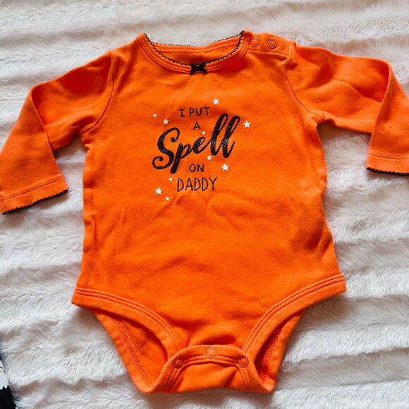 Girls 6 month Halloween Onesie and ghost pants - Picture 3 of 5